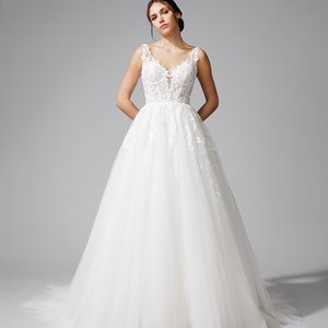 A Linien Brautkleid mit Illusionsausschnitt und Spitze