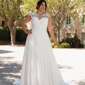 Curvy A Linien Brautkleid aus Chiffon