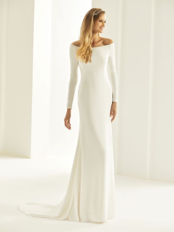 schlichtes Fit and Flare Brautkleid im Sale, reduzierte Brautmode im Brautmoden Outlet Köln